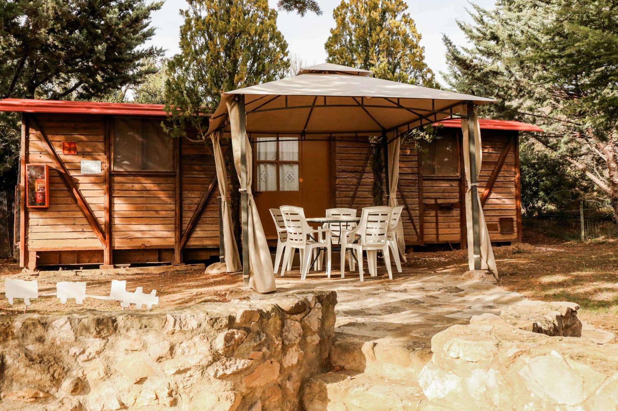 Camping Castillo De Loarre Exterior photo