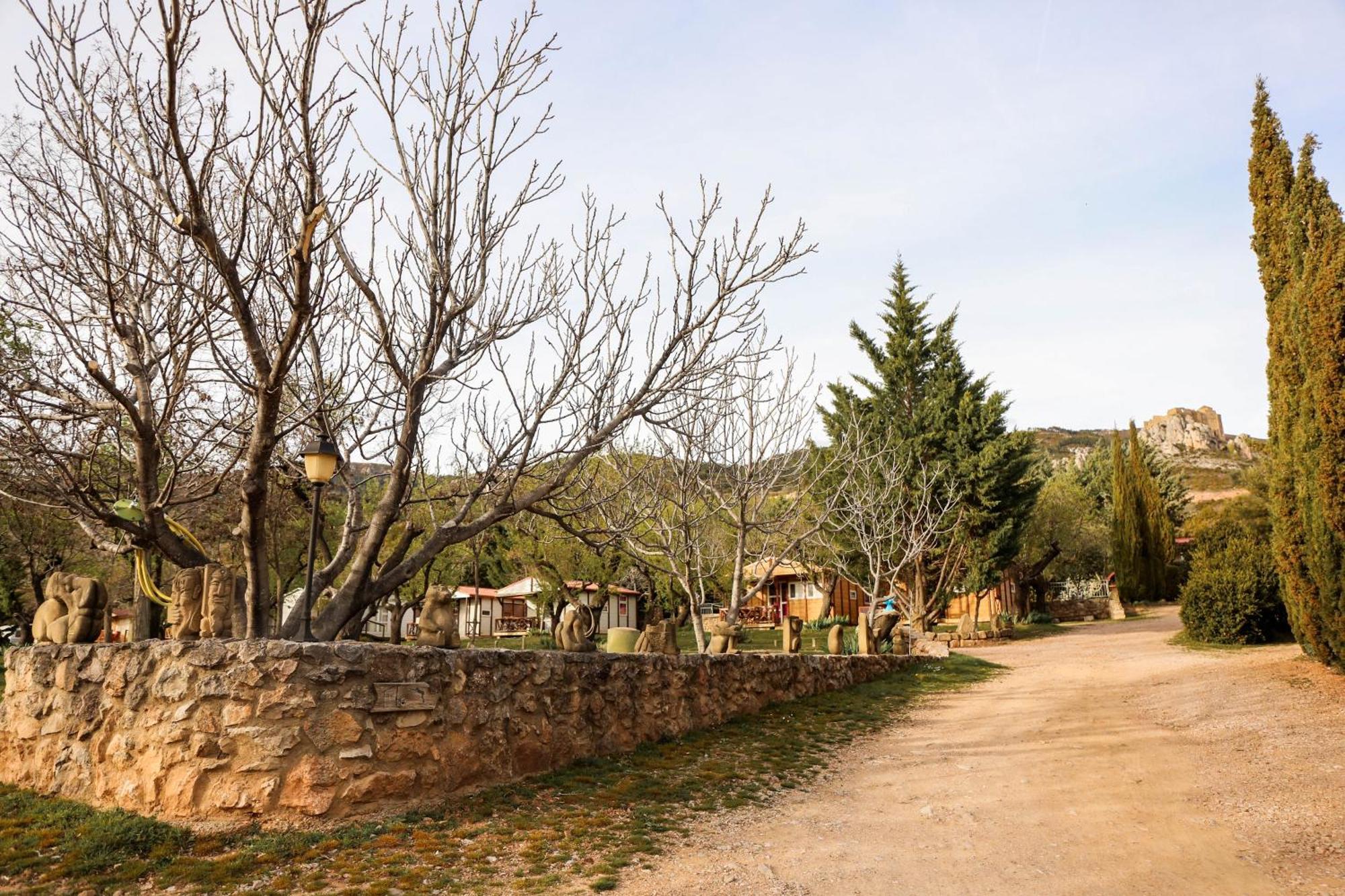 Camping Castillo De Loarre Exterior photo